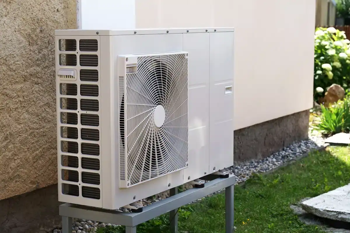 heat pump replacing furnace at home